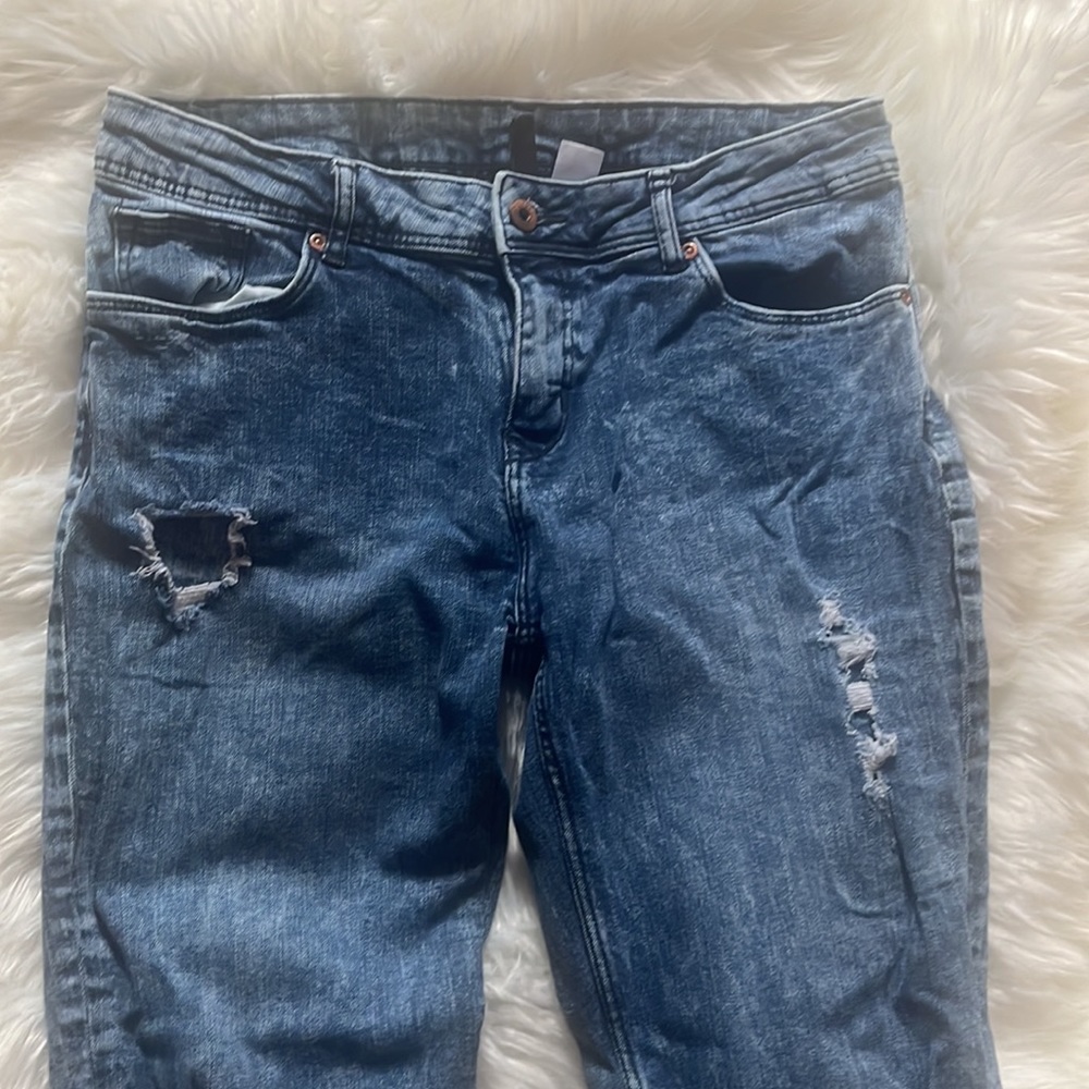 Divided distressed jeans